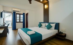 Resort Three Story Baga Goa